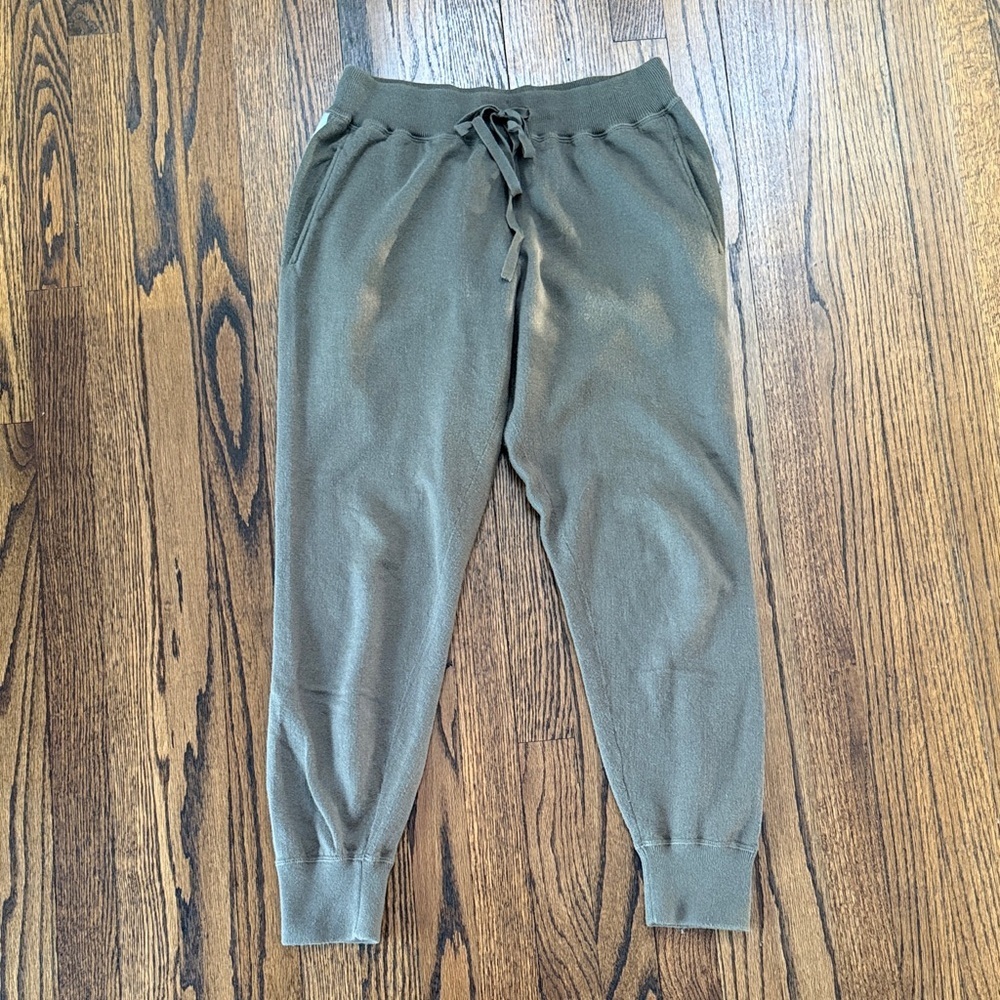 Skull Cashmere Women Medium White Stripes Olive Joggers Lounge Casual Relax